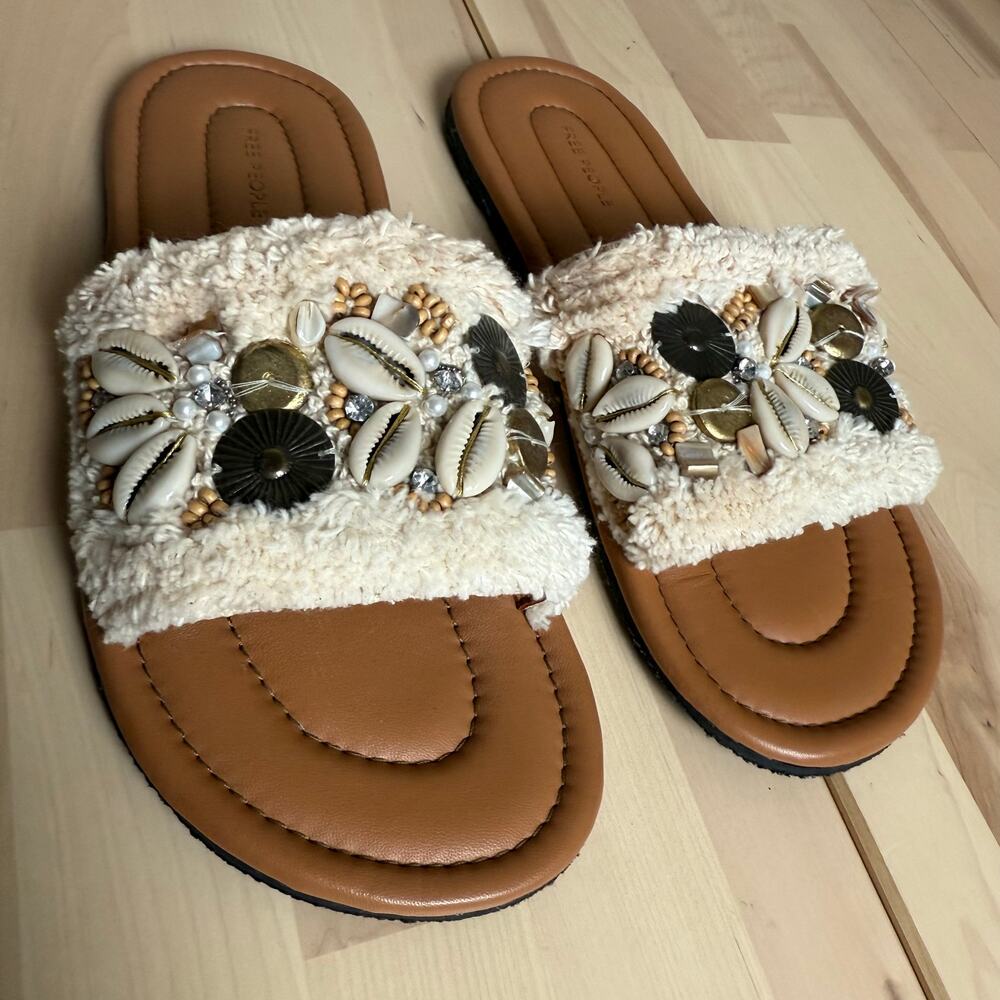 NWOT Boho Free People Shipwreck Shell Slide Sandal Embellished Vacation Beach - Picture 3 of 7